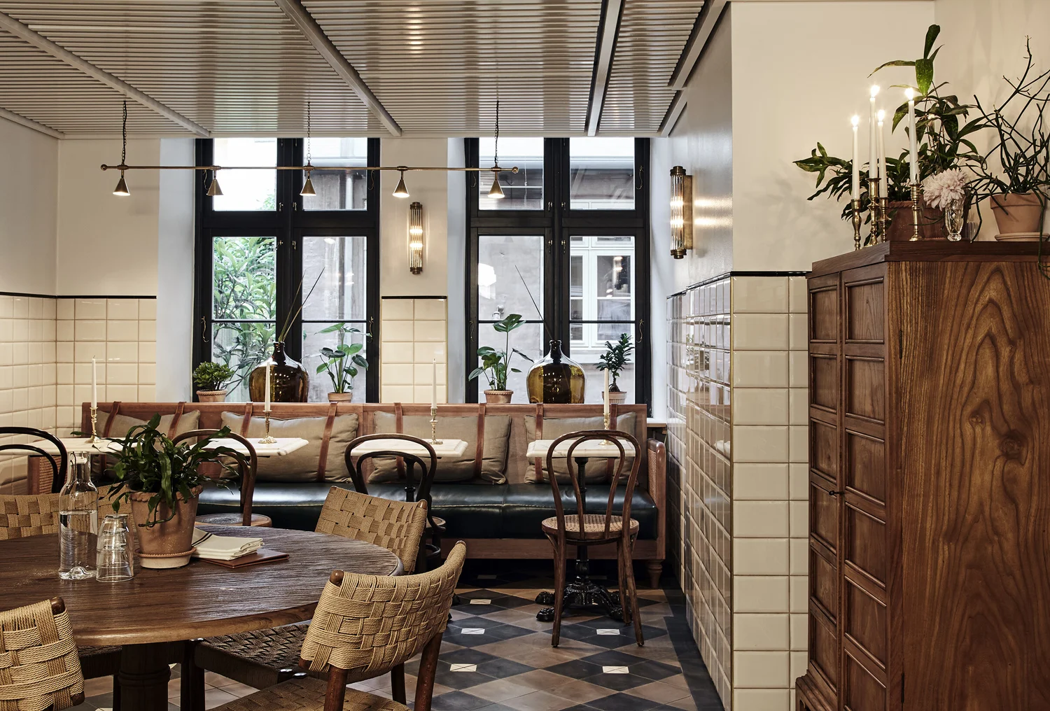 Sanders Kitchen — LIND + ALMOND