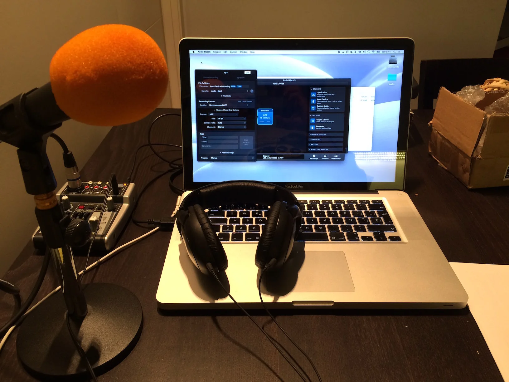 Mi pequeño equipo de podcasting: Behringer Xenyx 302USB + Behringer XM8500