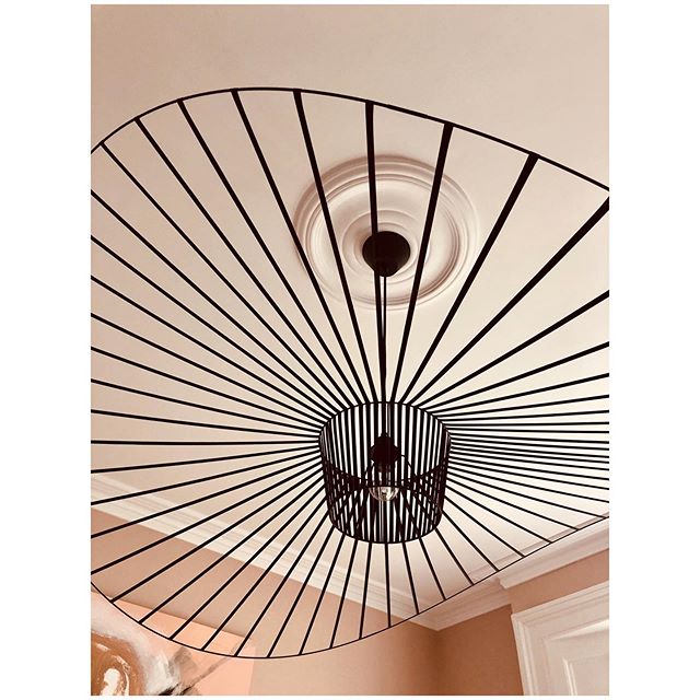 Petite Friture Vertigo pendant looking 👌 in our west London project today.