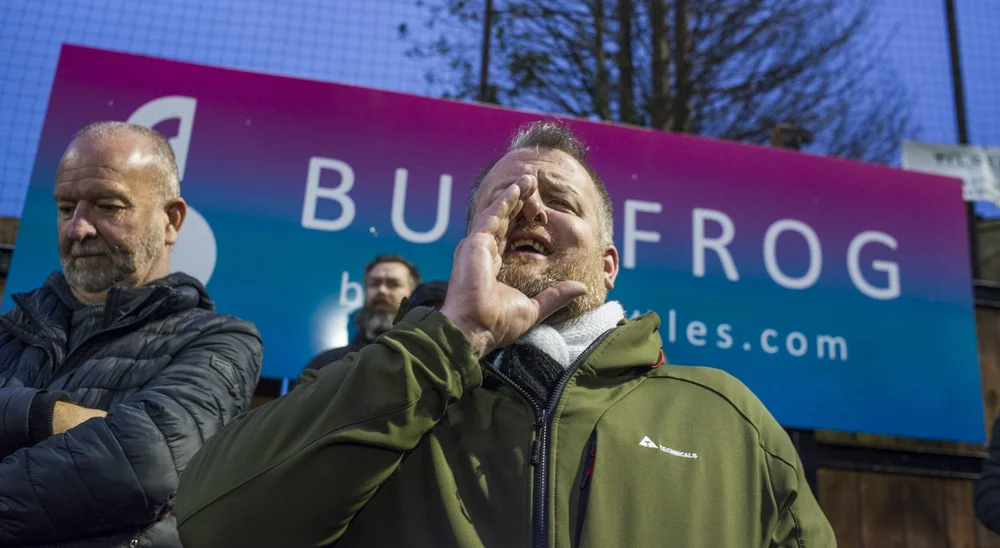 Reaction to referee 001