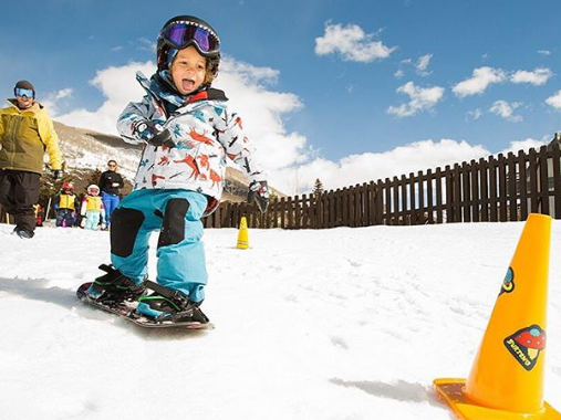 Riglet Snow Leihmaterial Jetzt für deinen nächsten Schnupperkurs Snowboards für Kinder bestellen