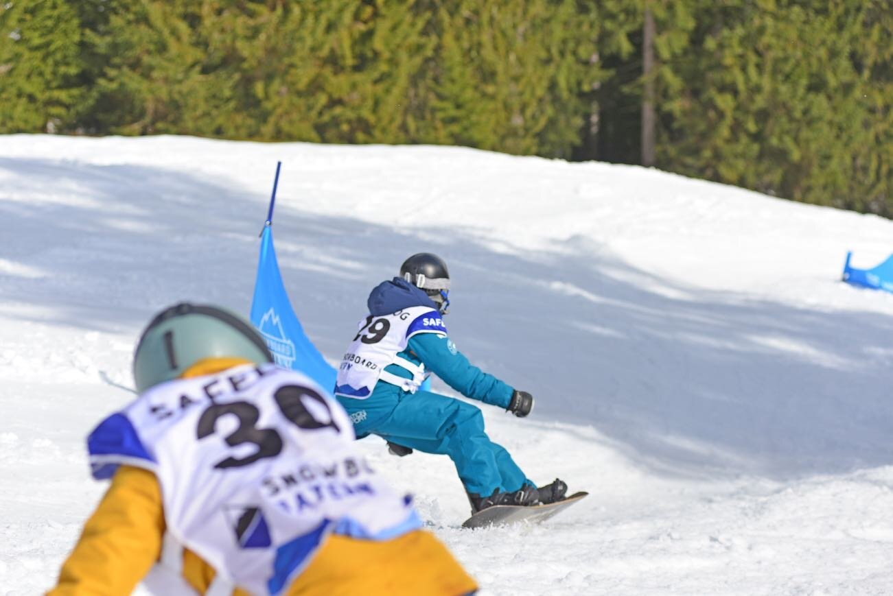 Welche Schule ist denn jetzt die Beste? 🏂
Das gro&szlig;e Finale des Schulvergleichswettkampf hat am 09.03. in Grasgehren stattgefunden um die jungen Talente auf ein Neues herauszufordern. 🙌🏼💥🔥🚀
Die Kids haben gezeigt, was sie so auf dem Kasten