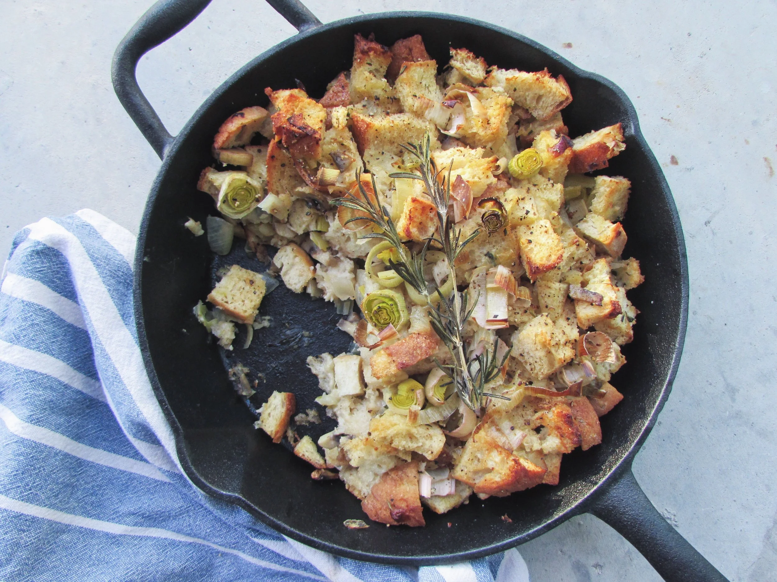 leek + mushroom skillet stuffing 