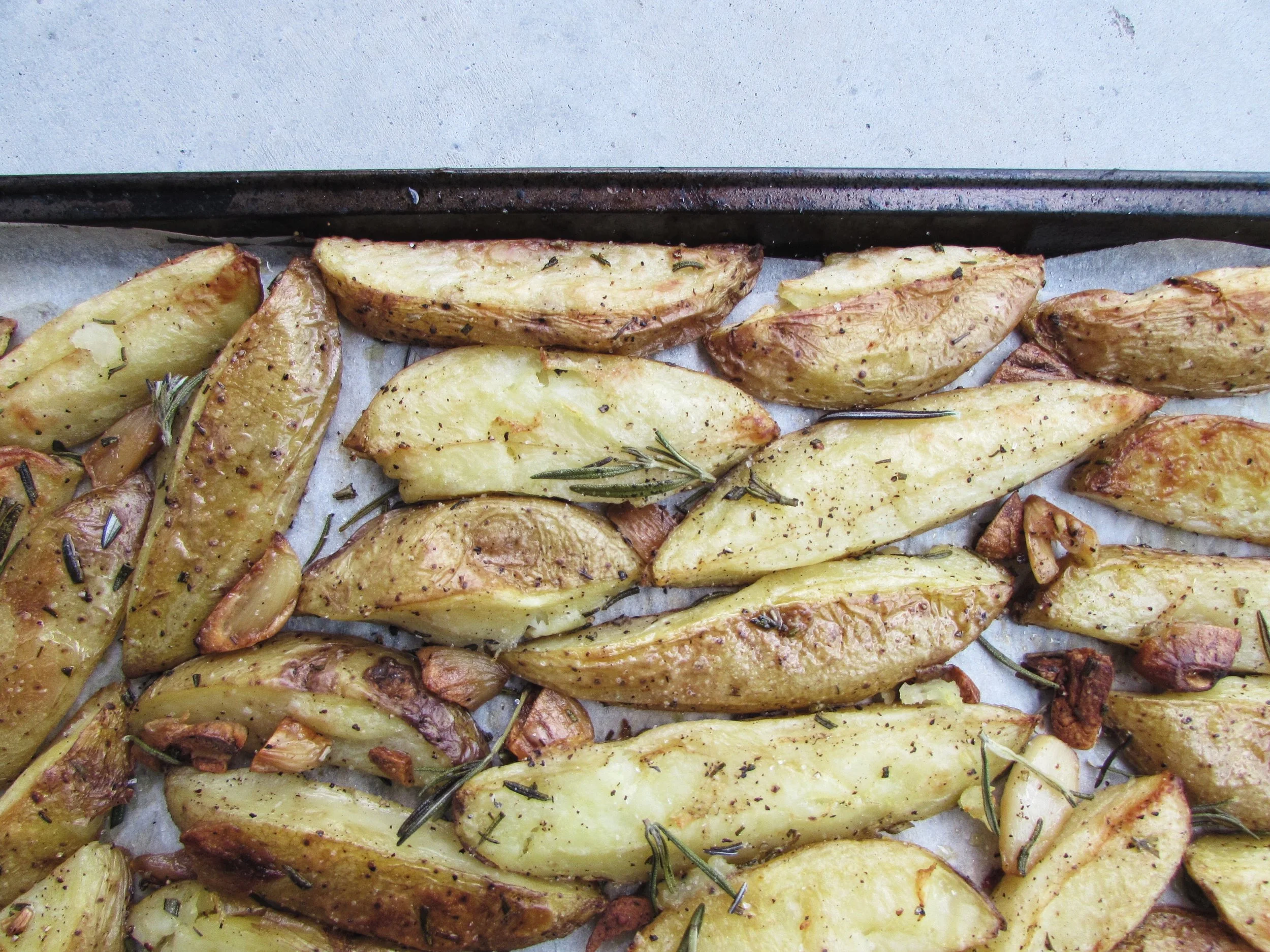 roasted garlic + rosemary potatoes 