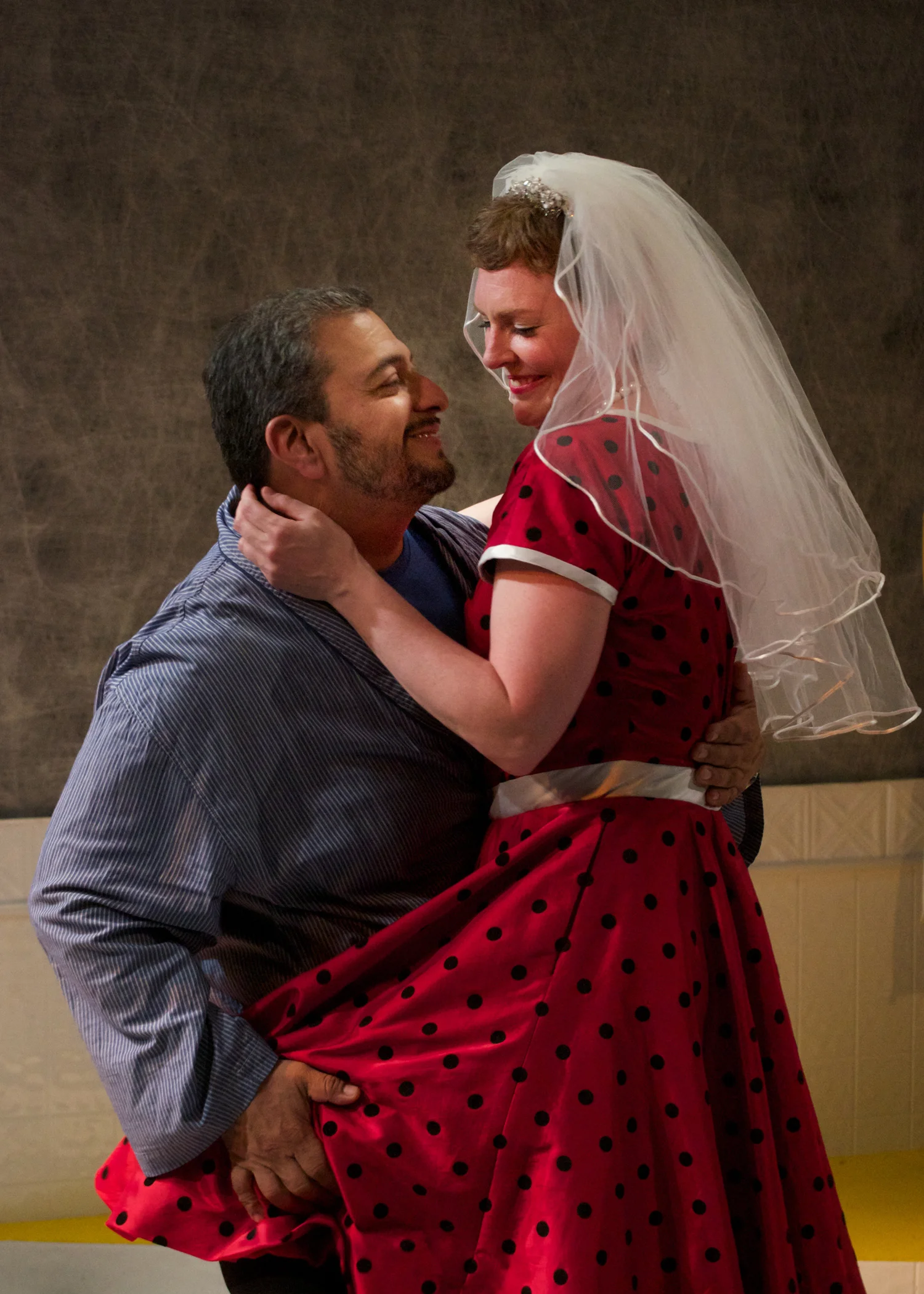 MortarTheatre_BombsBabesandBingo-RichardPerezStephanieStroud2_PhotoTomMcGrath.jpg