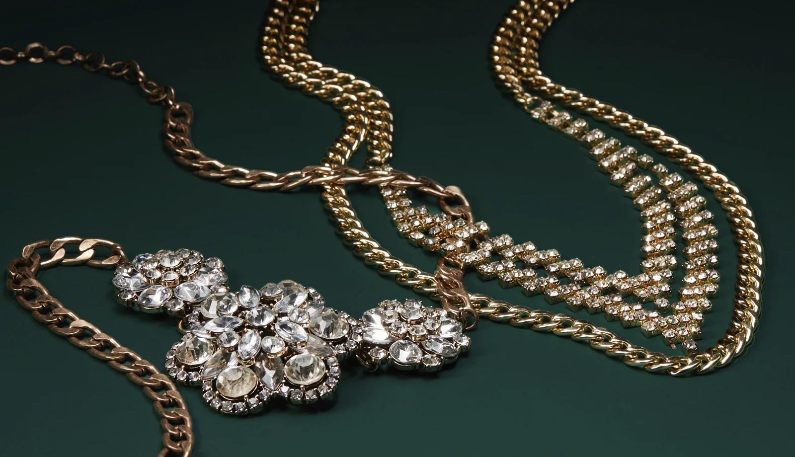 0a83e1c0161cd61b-Statement_Jewelry_Feat_Leslie_Daniz_Sparkling_Sage_Fashion_Jewelry_1071956184_EDITORIAL_068.jpg