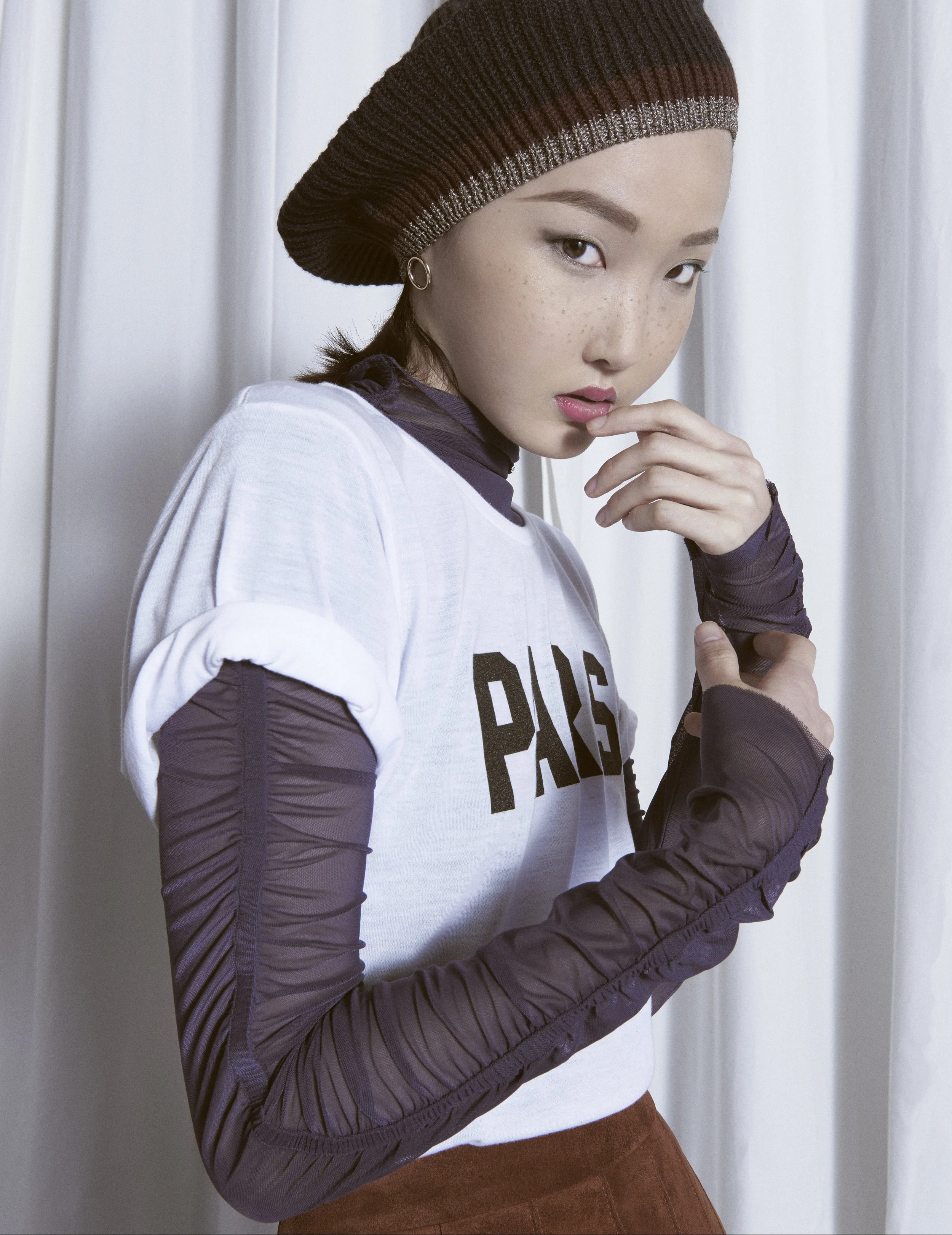 Girl in tune_001.jpg