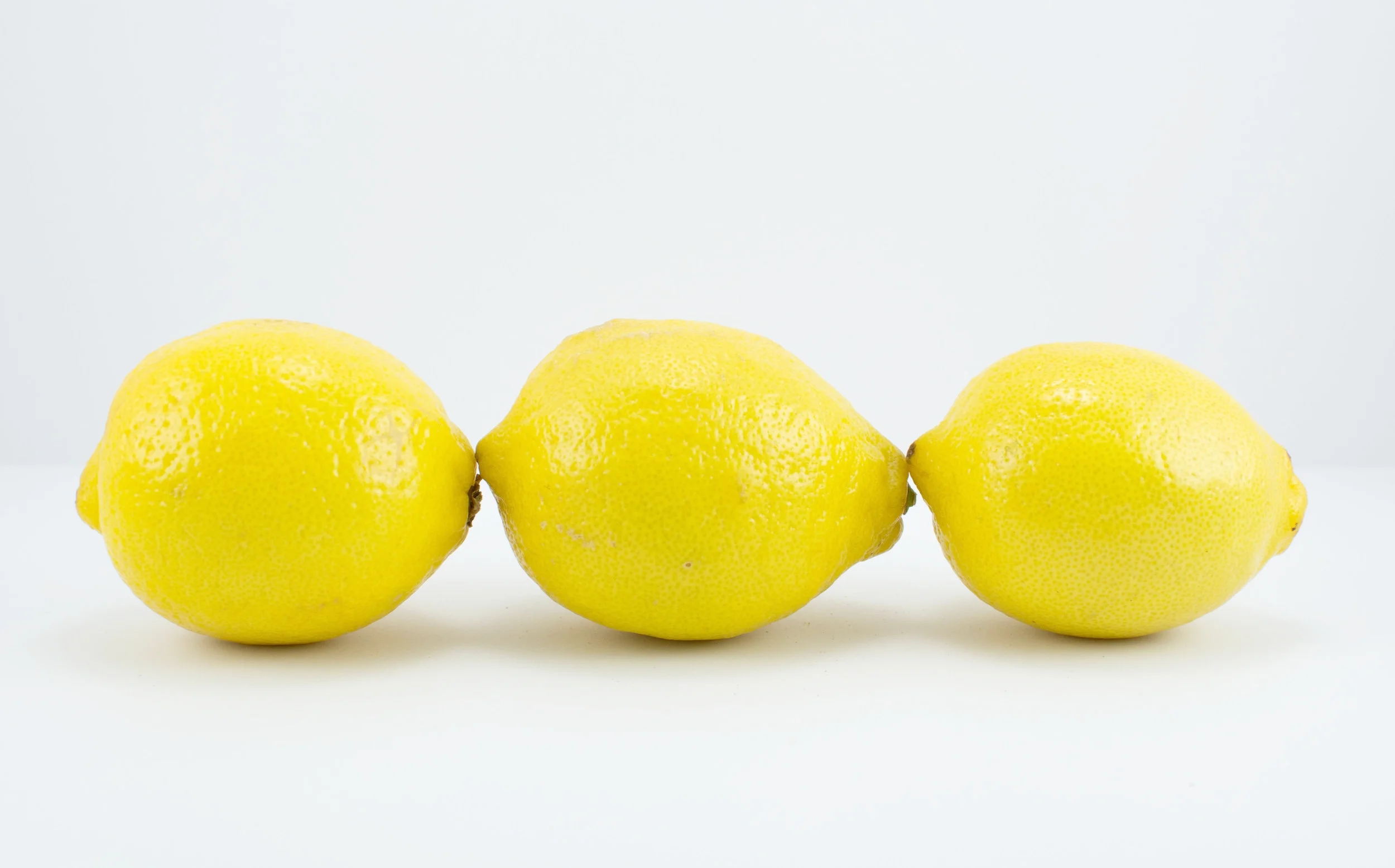 Holly Coulis, Three Lemons End-to-End