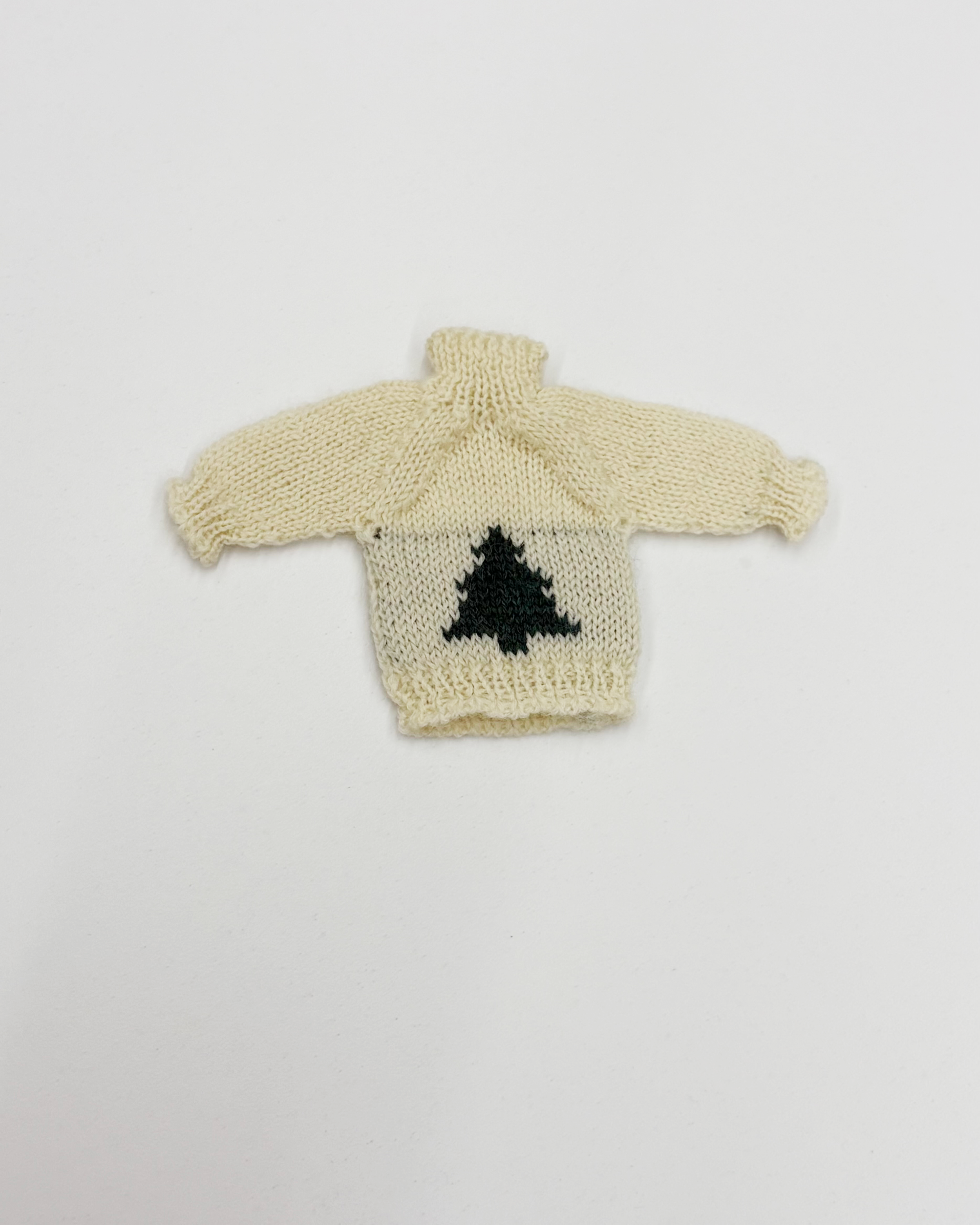 TREE SWEATER.png