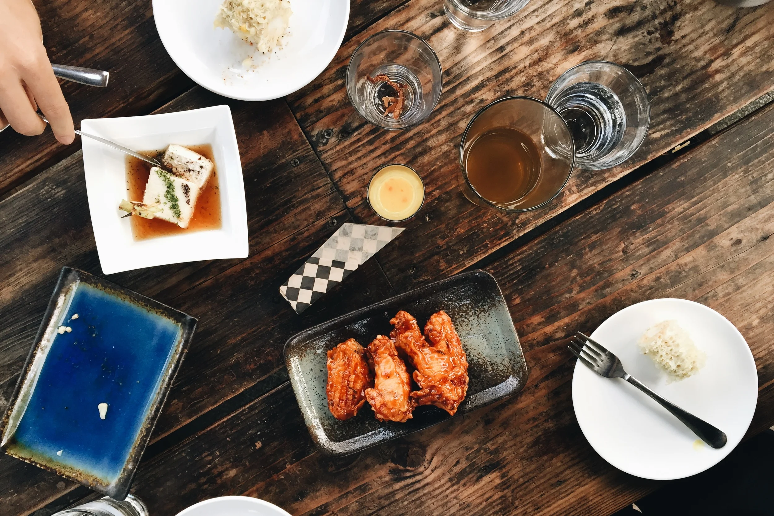 Appetizers, including the Korean Fried Chicken (KFC). Photo by Dana.