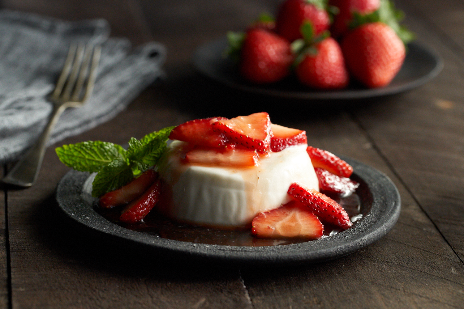 PannaCottaBrwnSugarStrawberries_0022.jpg