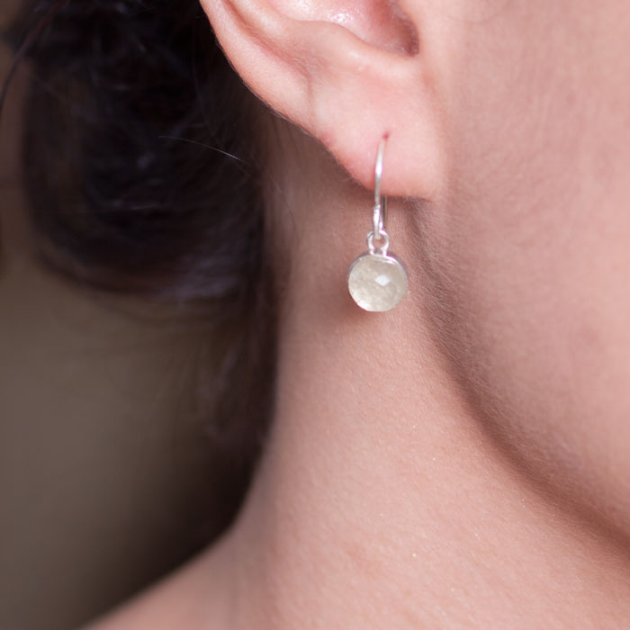 Mon-Petit-Earring--Champagne-Model-shot.jpg