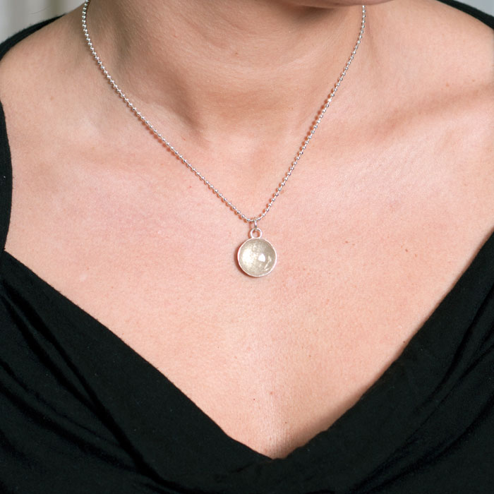 Secret-Necklace--Champagne-Model-Shot.jpg