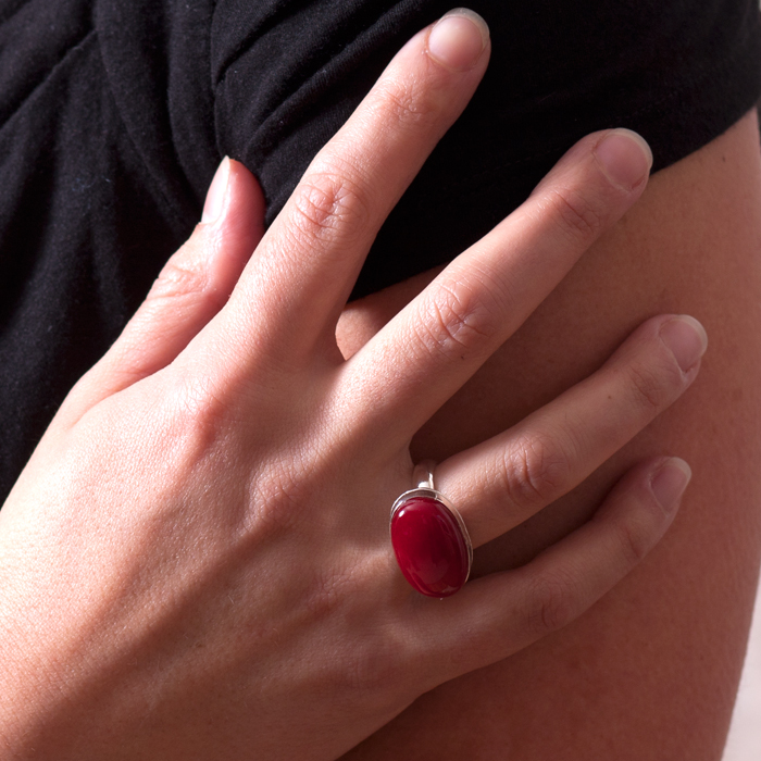 Sweetie-Ring--Vintage-Pro-Model-Shot.jpg