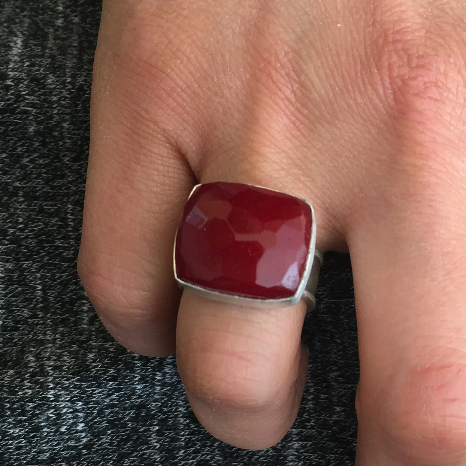Sonnet-Ring-Model-SS.jpg