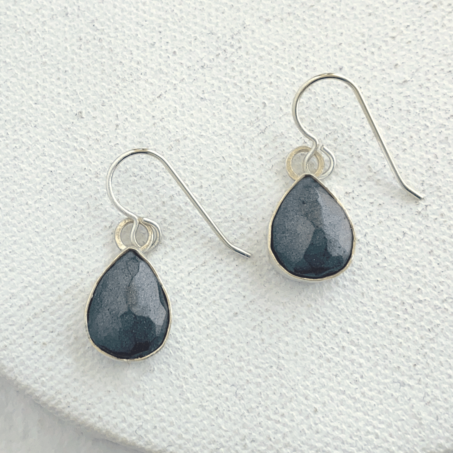 Midnight-Earrings-Main-.gif