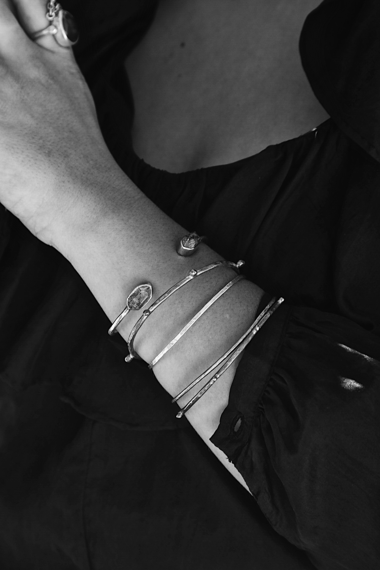  Photography- @itssarab Sara AB Jewelry- @mirandahopejewelry Miranda Hope  Model- @eleanorronson Ellie Vance Patrikios  Model- @itsmemakinna Makinna Hardy Hair and Makeup- @beautybyalessi Angela Alessi Stylist- @alexpiersonnn Alex Pierson 