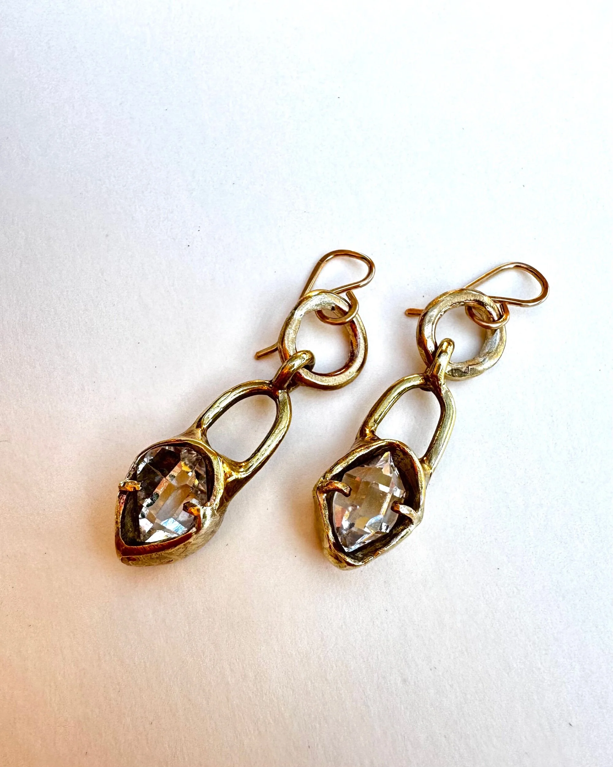 5D4B0748-4F35-4A85-98B2-241E84D10DBB