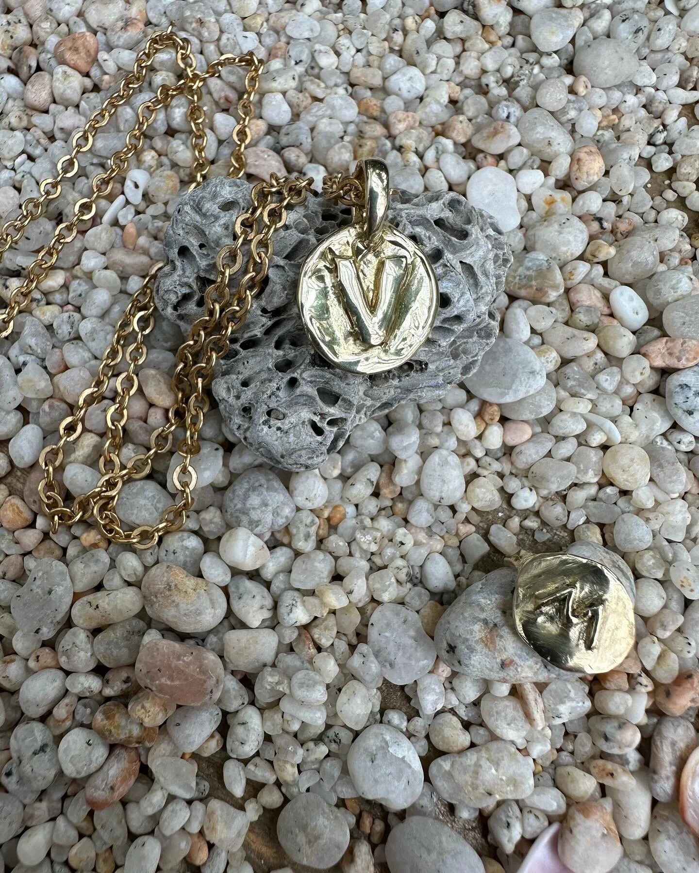 145B7DA8-D3FE-4252-8EC3-66A47B0BA27A