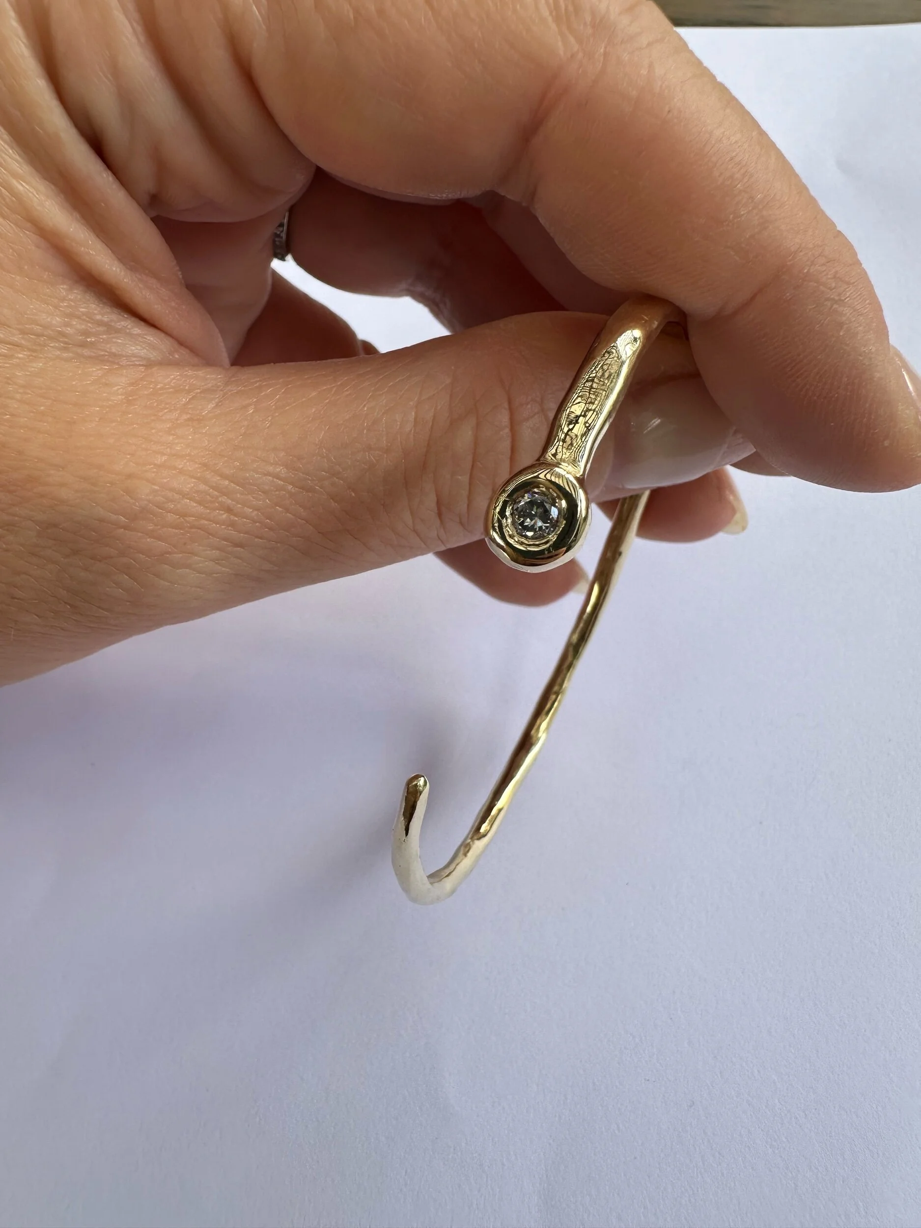 B32FE89A-16DF-414E-B903-2F4215E9F92E