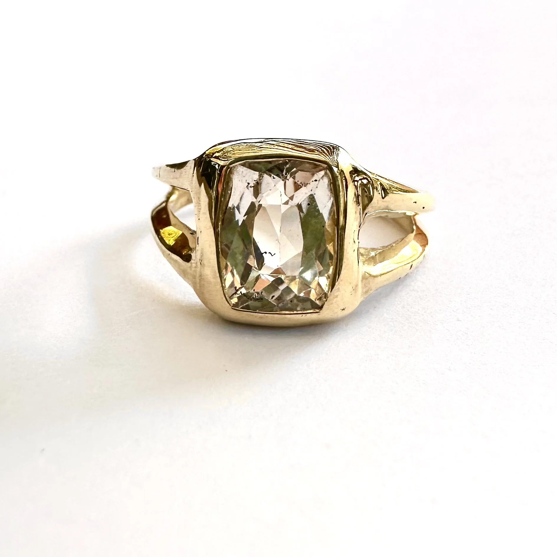 7F86900D-E665-4B5E-B2F5-6D03688543EB