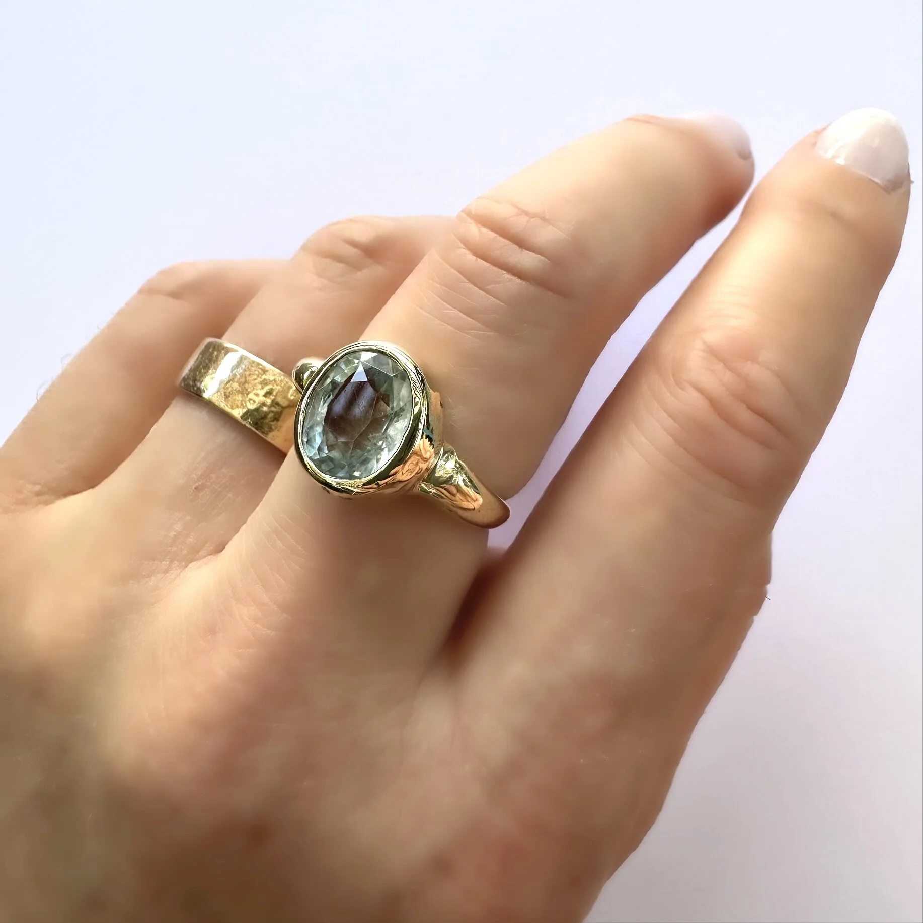 92F60737-3A4C-475E-AAEA-5099F3B5CE56