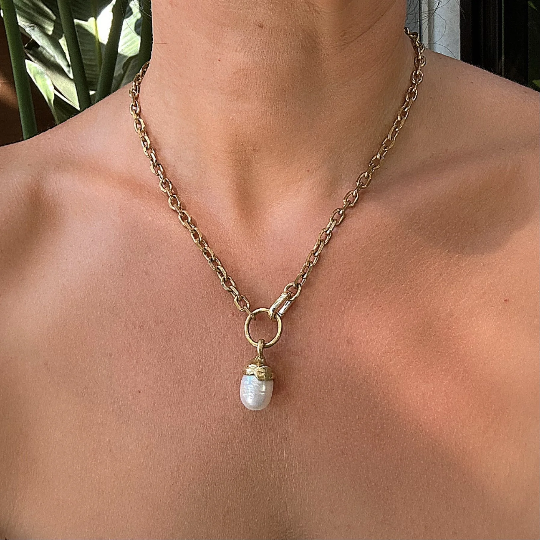 Pearl Droplette Amulet