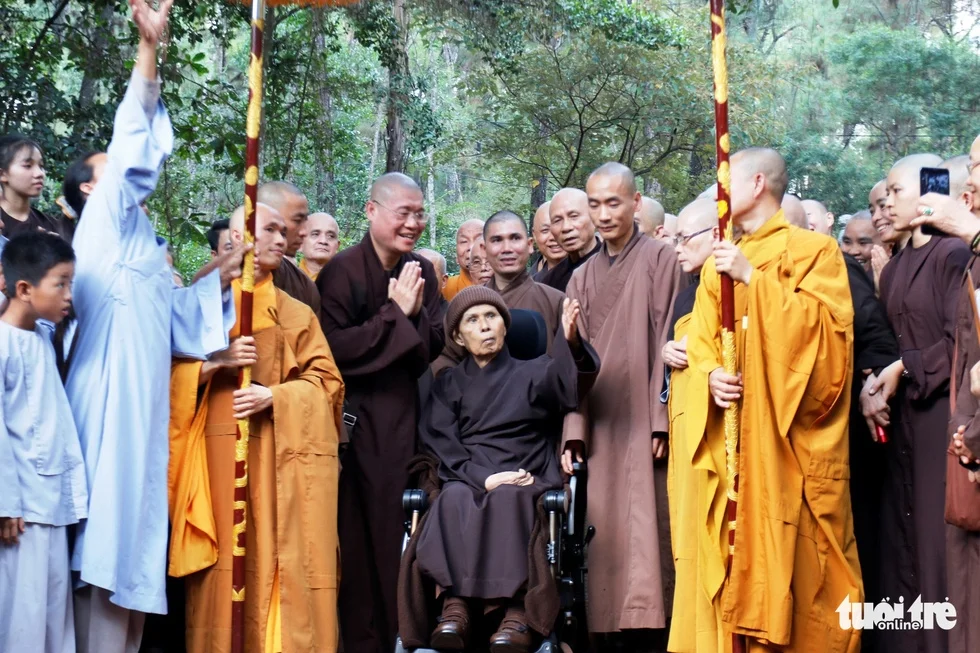 Thich Nhat Hanh Returns Home