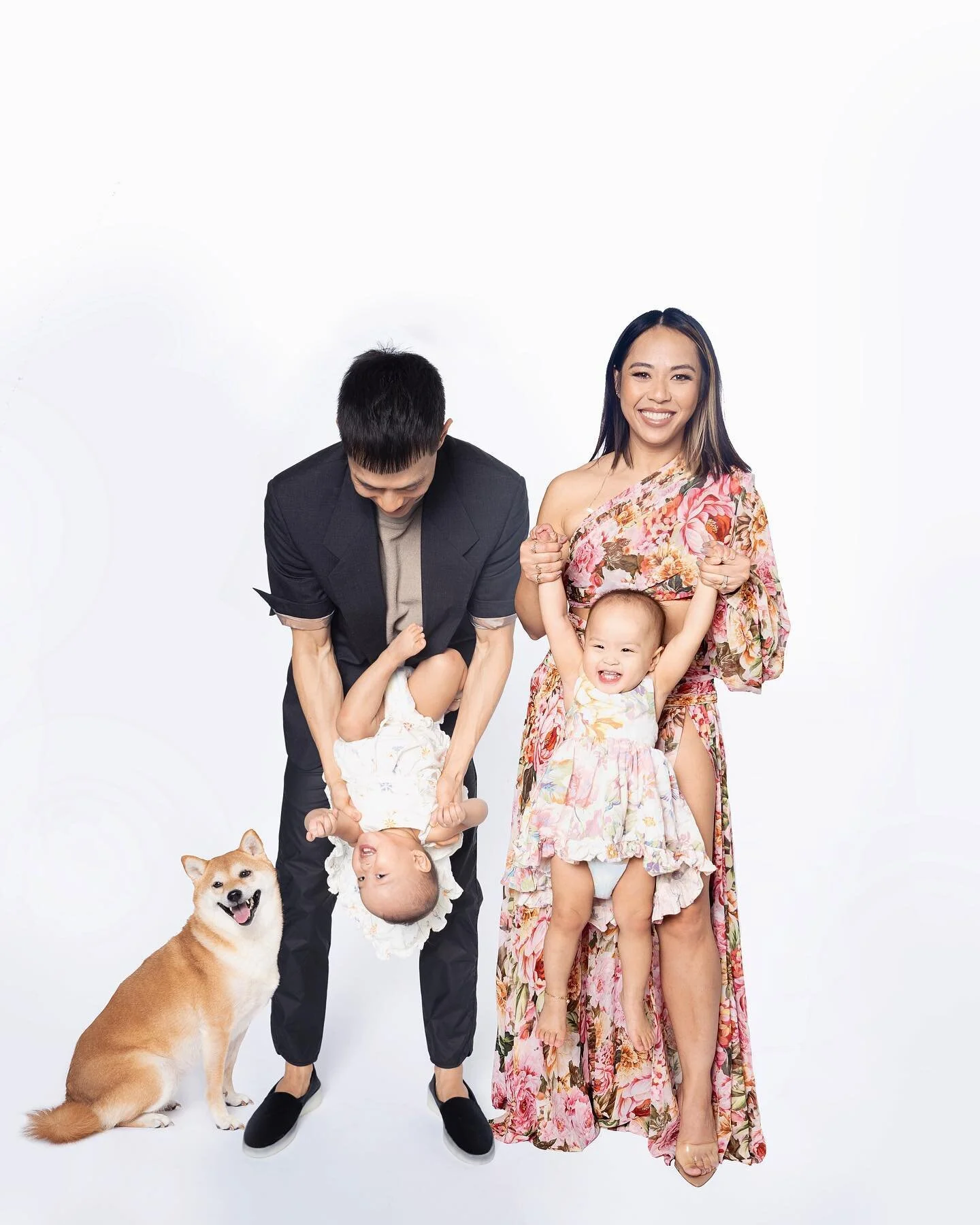 Week after thanksgiving, cue the holiday photos! Happy holidays fam 🫶🏻🧡