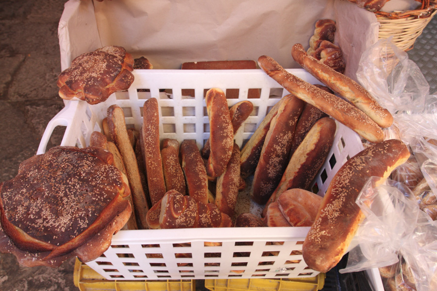 Bread-in-Palermo.jpg