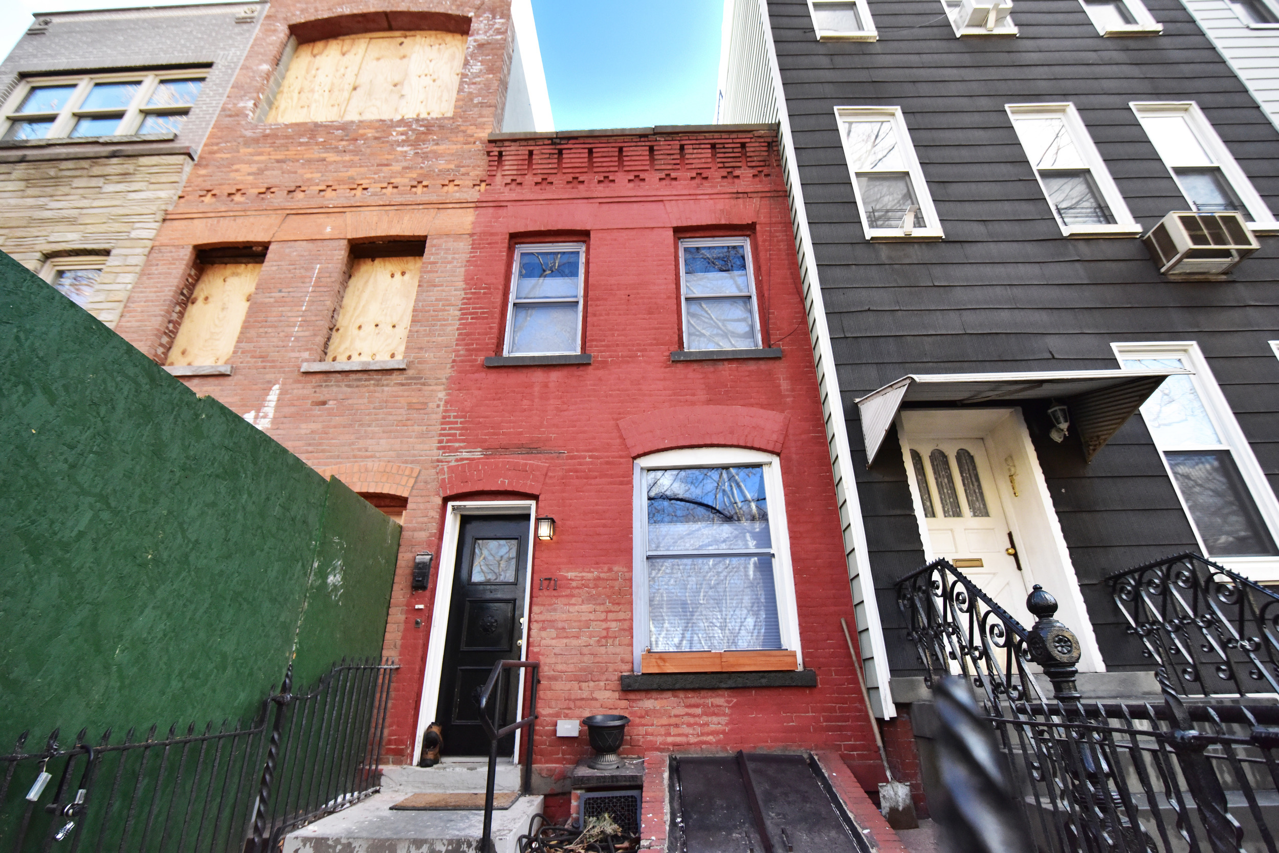 Sold | Greenpoint | Single Fam | 1,300,000