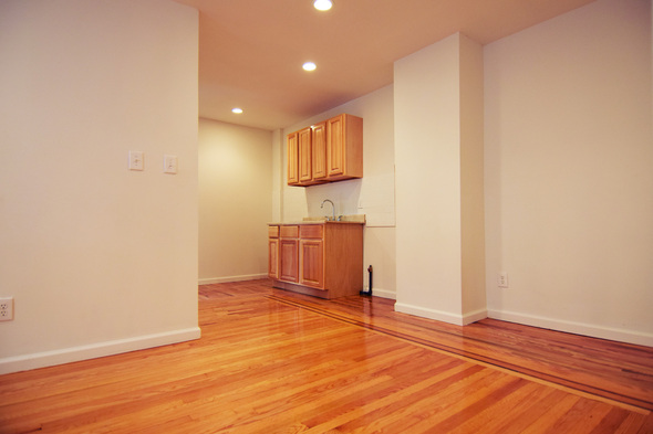 Ridgewood | 3 Bed | 1 Bath