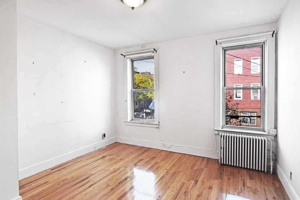 Williamsburg | 2 Bed | 1 Bath