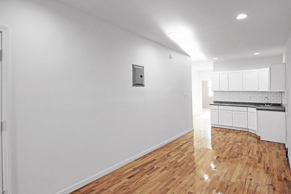 Ridgewood | 3 Bed | 1 Bath