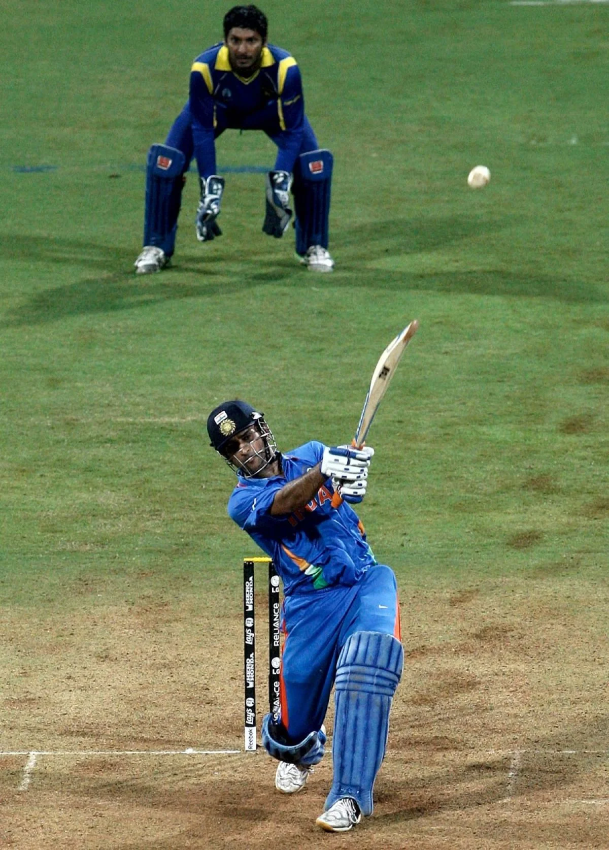 dhoni.jpg