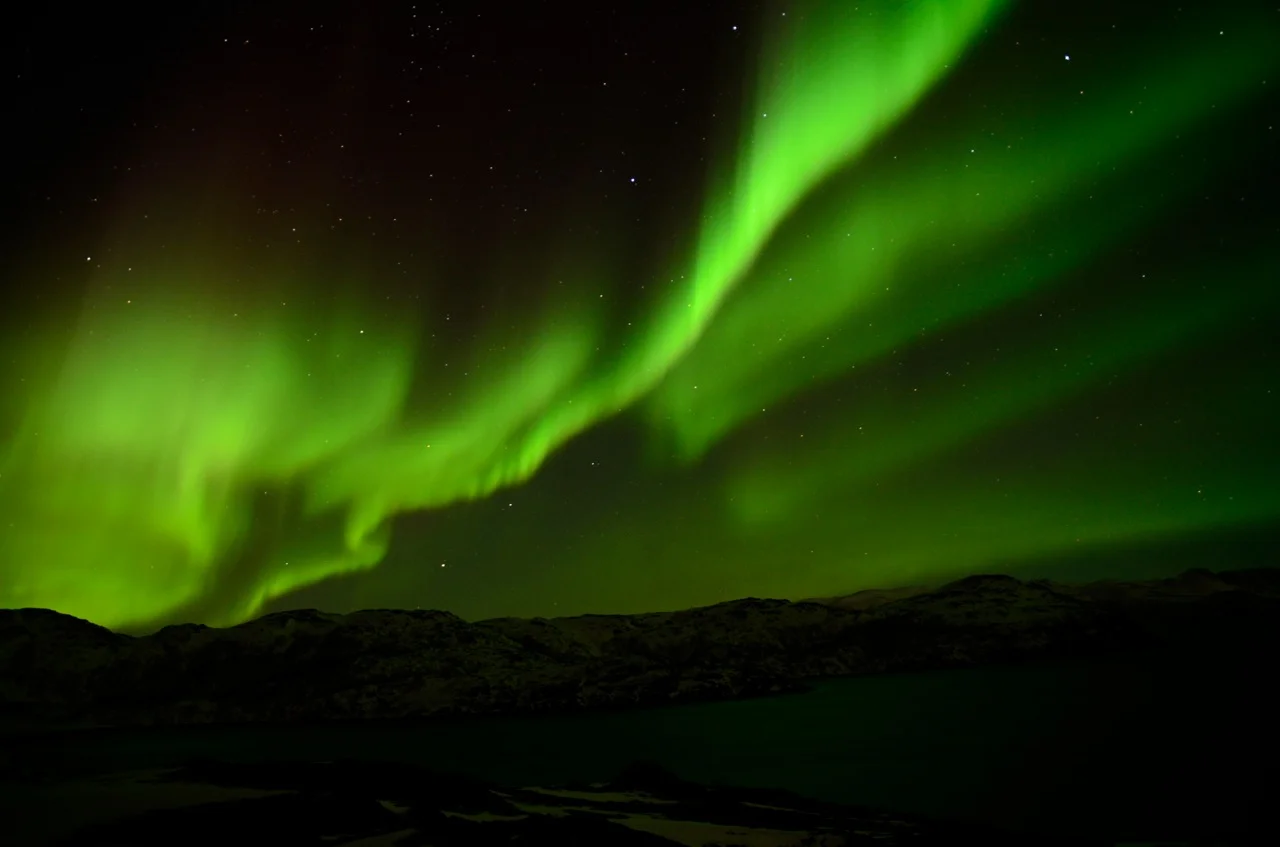 Hvem eier egentlig fjordene og nordlyset?