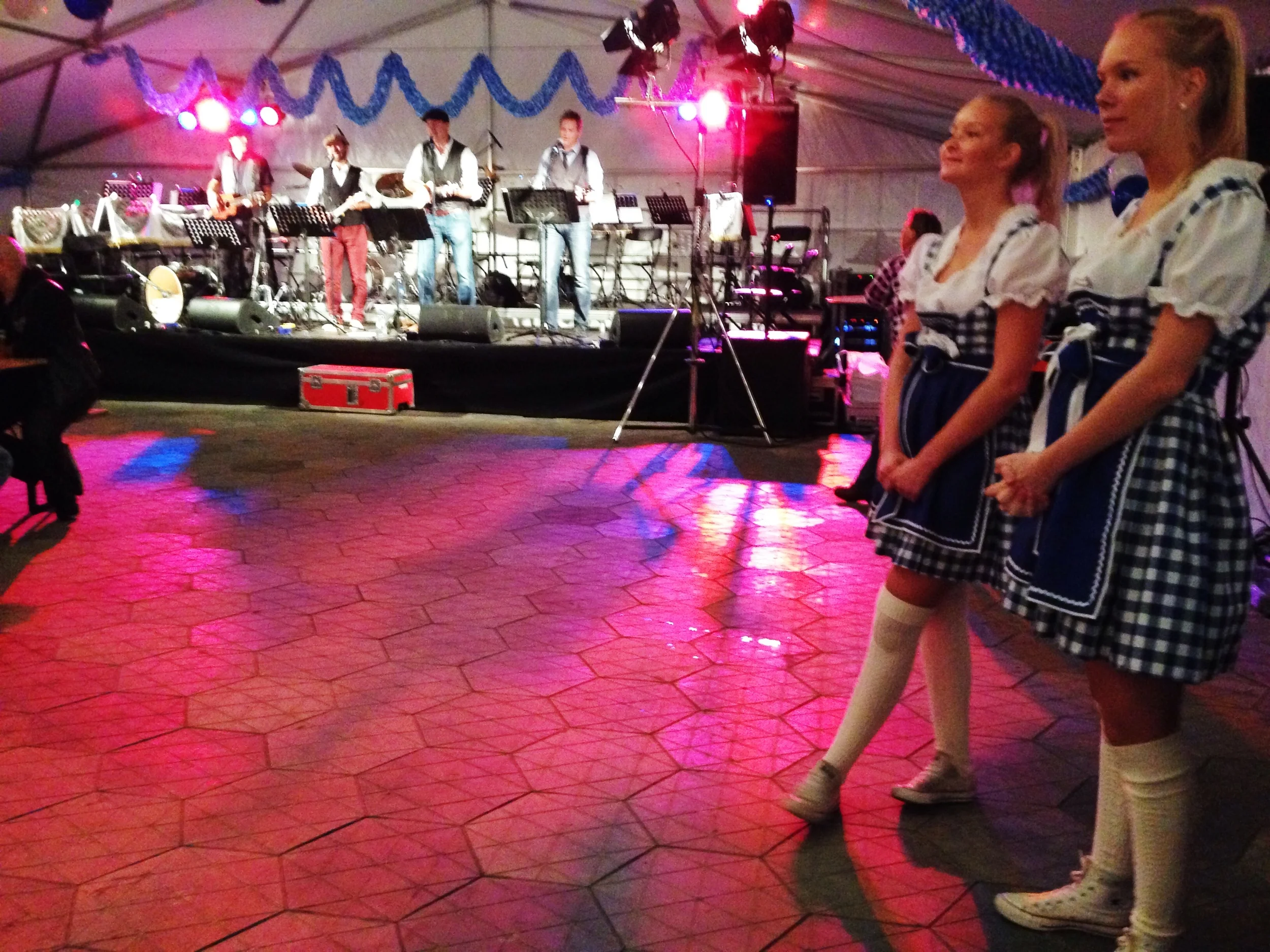 Se Oktoberfest med ukulele