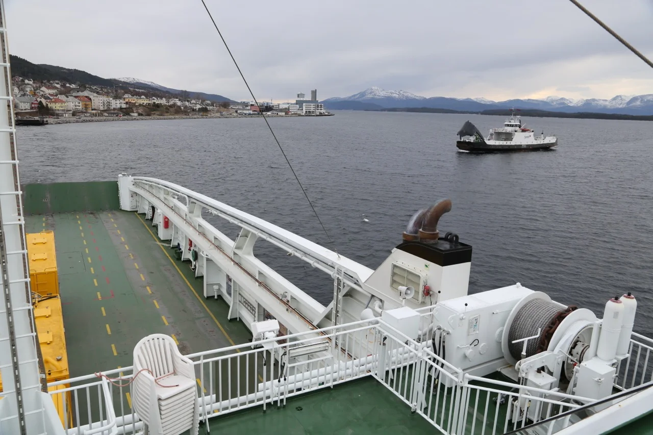 Reisefylket går i spagat - og du må betale