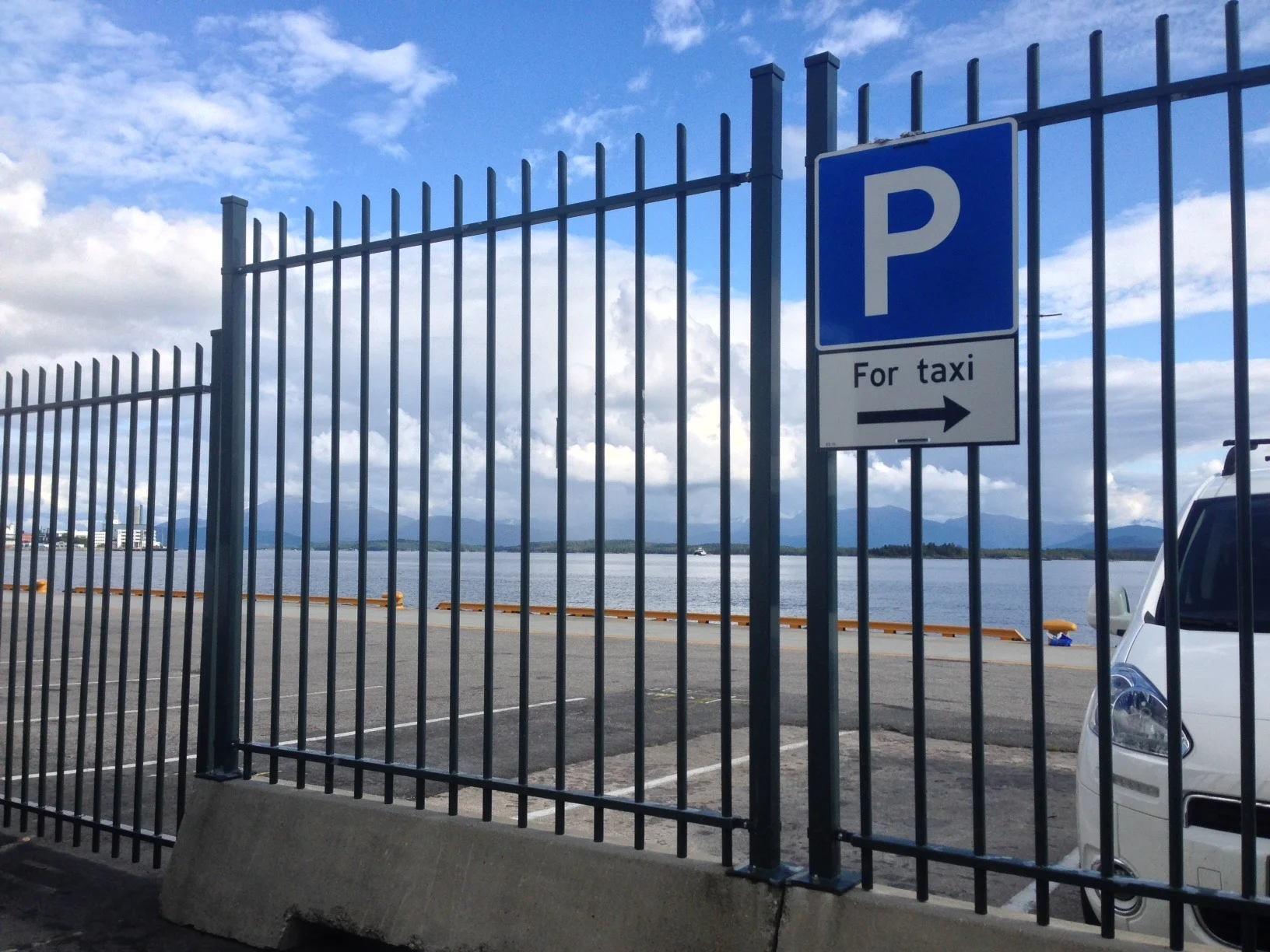 Drosjene ser mørkt på fremtiden. Det gjør kundene også.