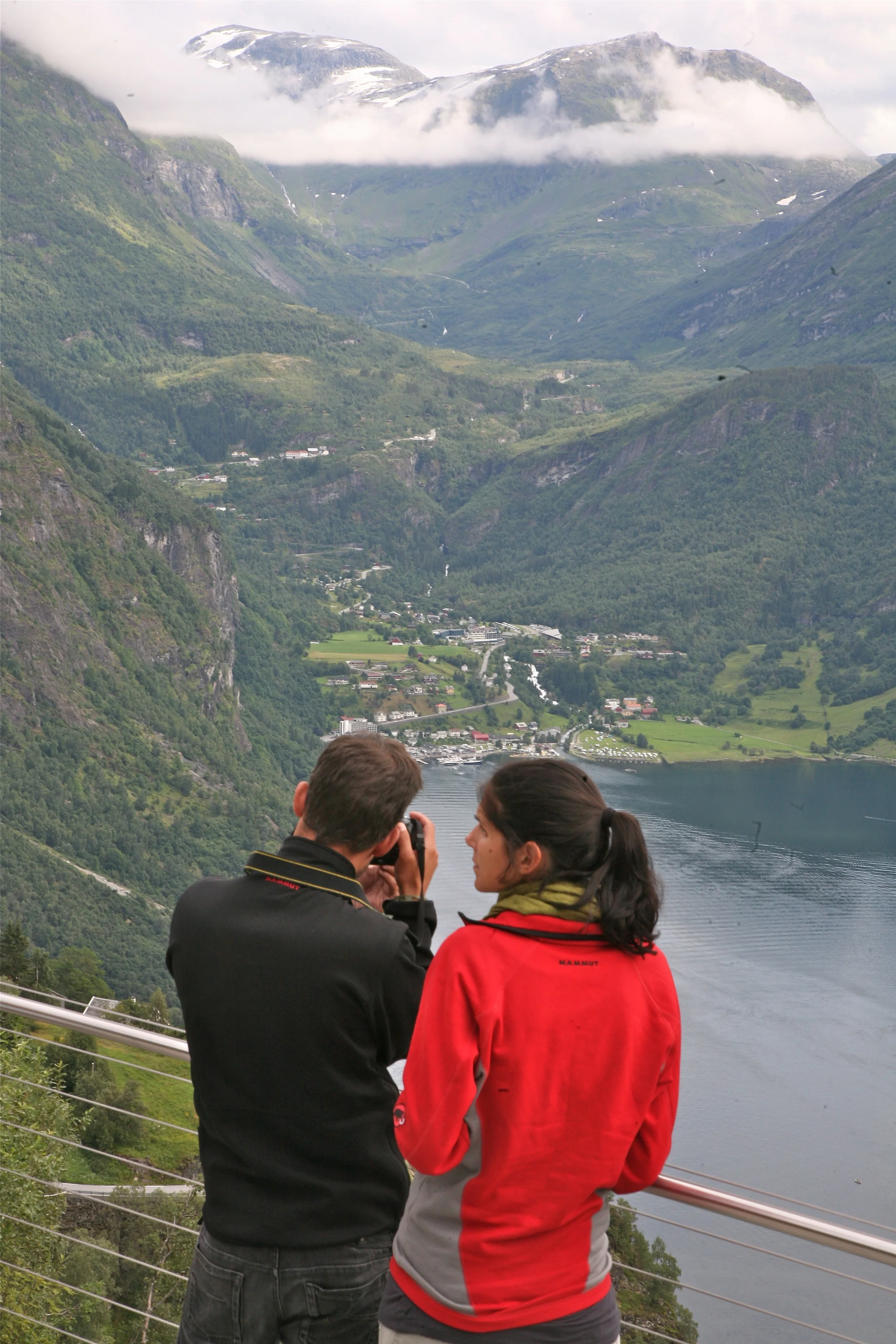 Nå blir det reiselivskaos i "Bølgenbygda" Geiranger