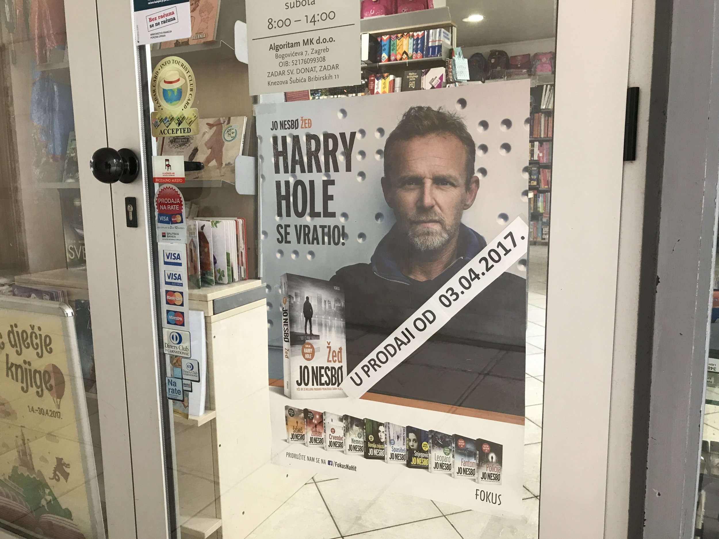 Jo Nesbø - i en bokhandel i Zadar i Kroatia. Foto: Odd Roar Lange
