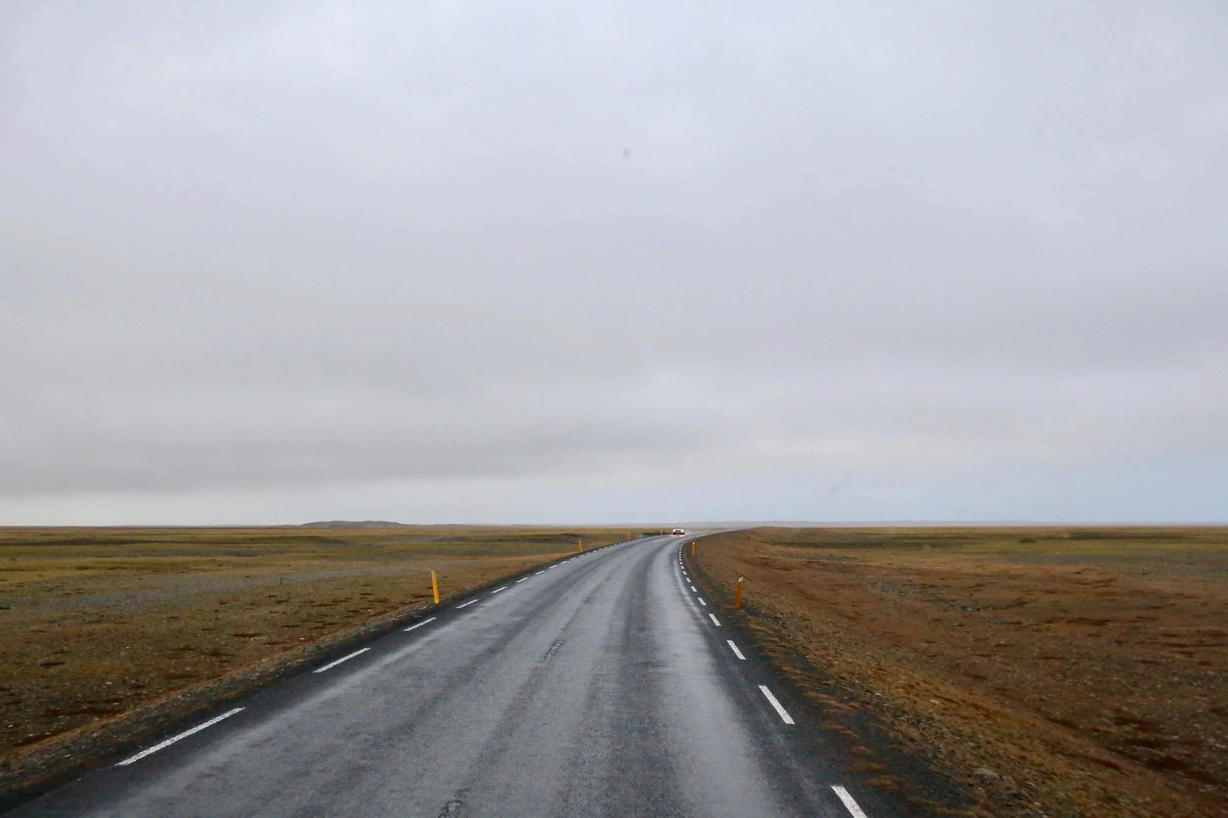 Smale, men lange veger. Det venter deg hvis du skal på rundtur på Island. Foto: Odd Roar Lange