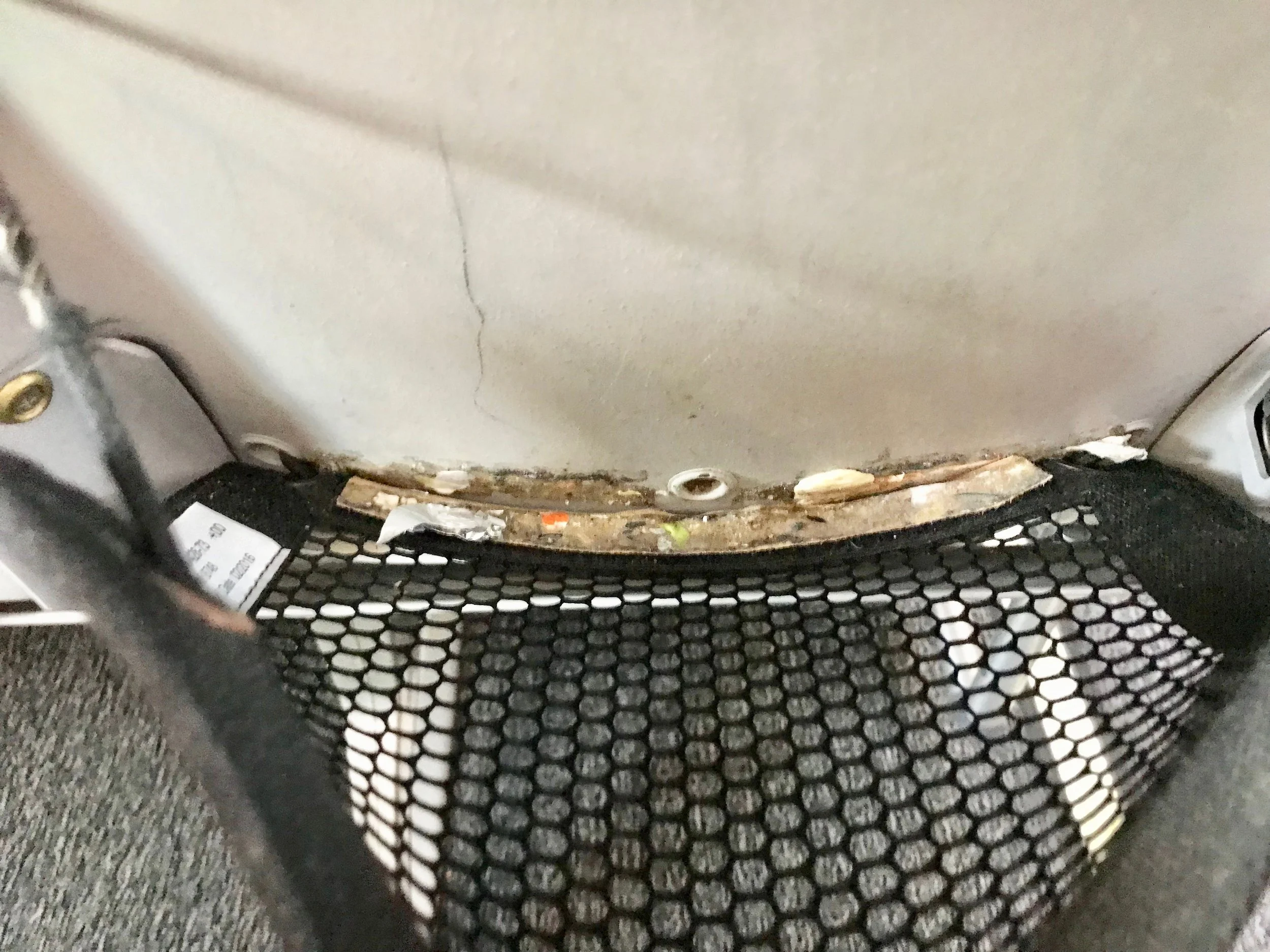 Gammel skitt og bakeriebomber tar i mot passasjerene på denne Norwegianmaskinen. Foto: Odd Roar Lange