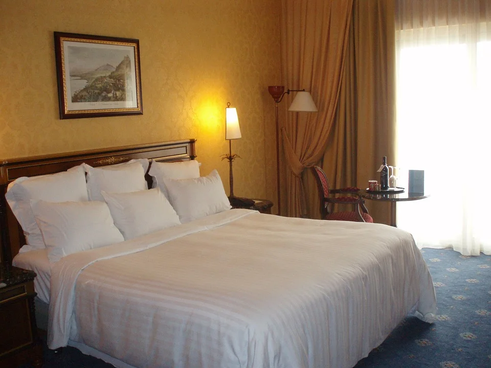 hotel-741047_960_720.jpg