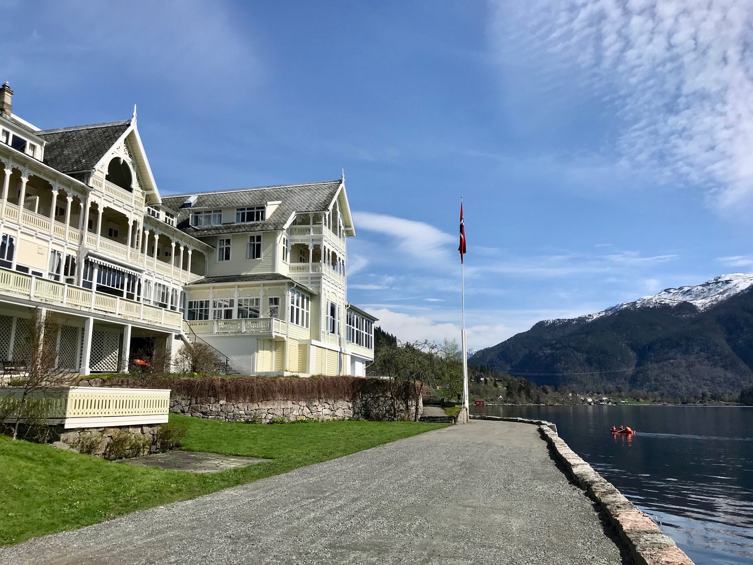Velkommen til Kviknes Hotel i Balestrand i Sogn og Fjordane. Foto: Odd Roar Lange