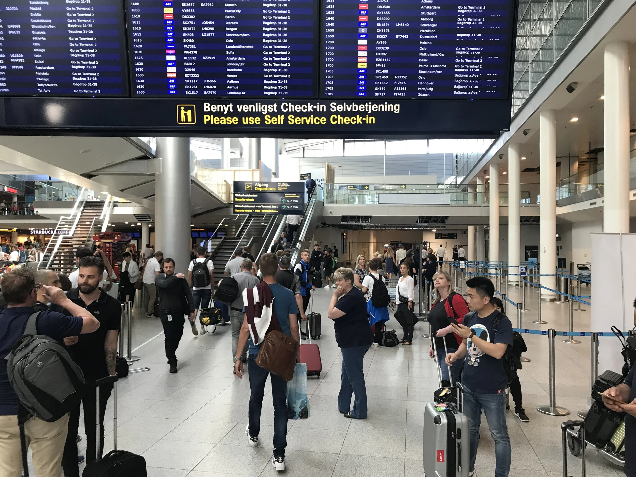 Flyplassansatt tok ni kroner - og fikk sparken