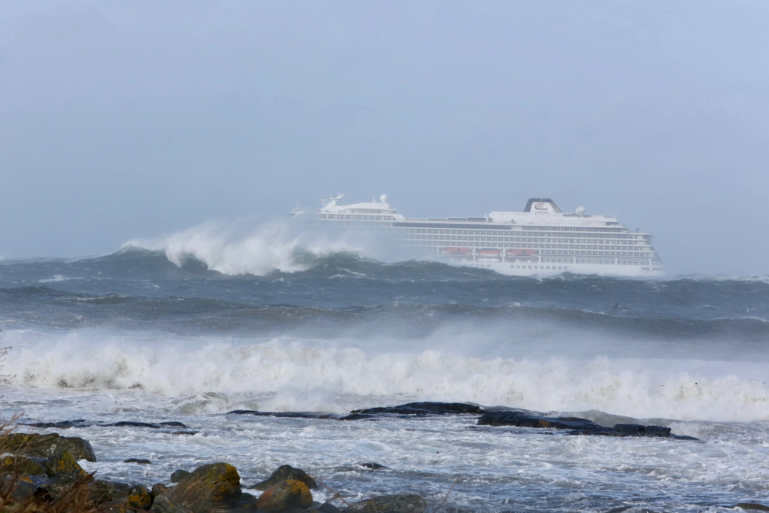Kort vei fra totalhavari for Viking Sky. Foto: Odd Roar Lange