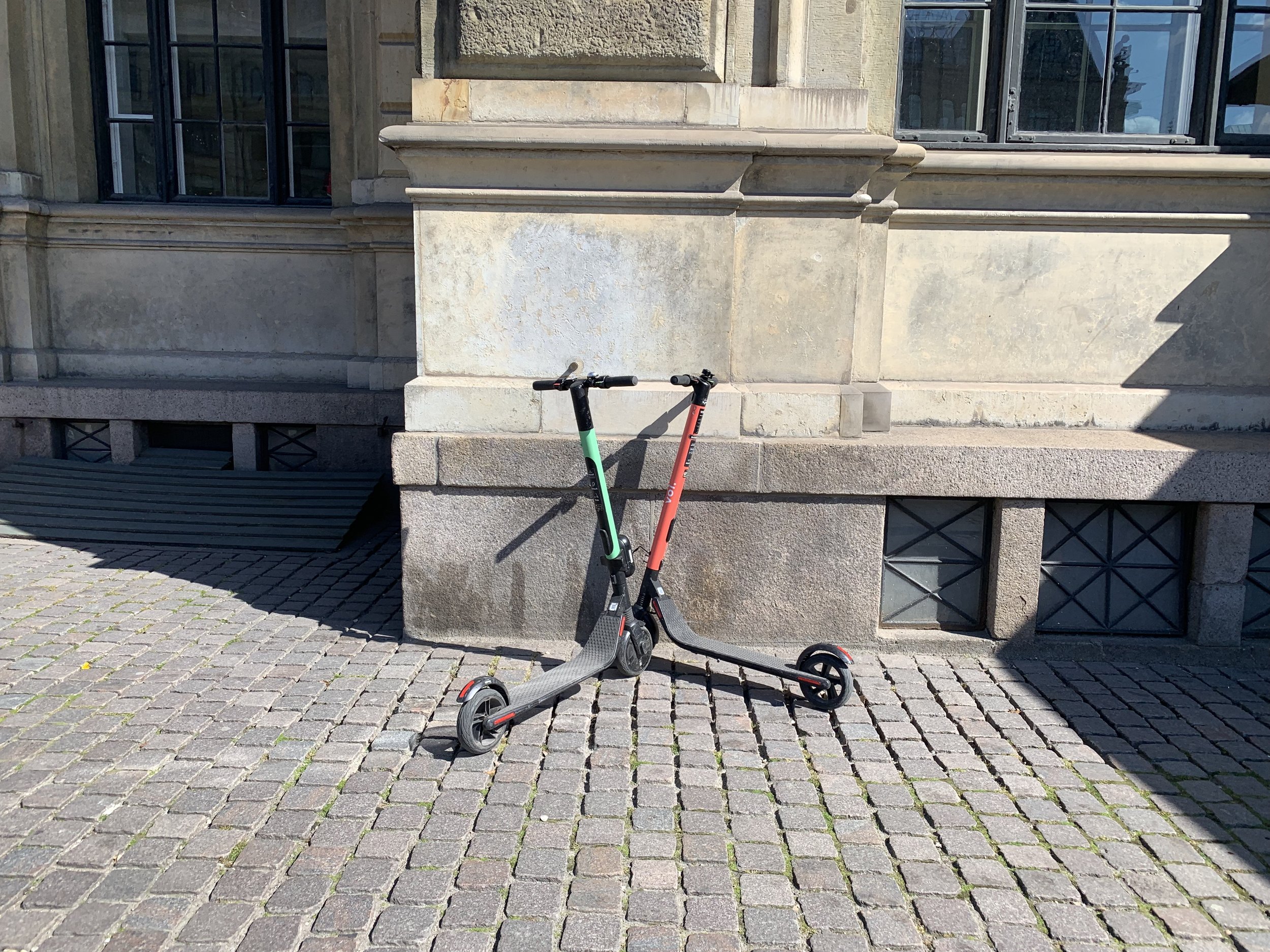 El-sparkesyklene står overalt i mange byer. Både i Oslo, og som her, i København. Foto: Odd Roar Lange