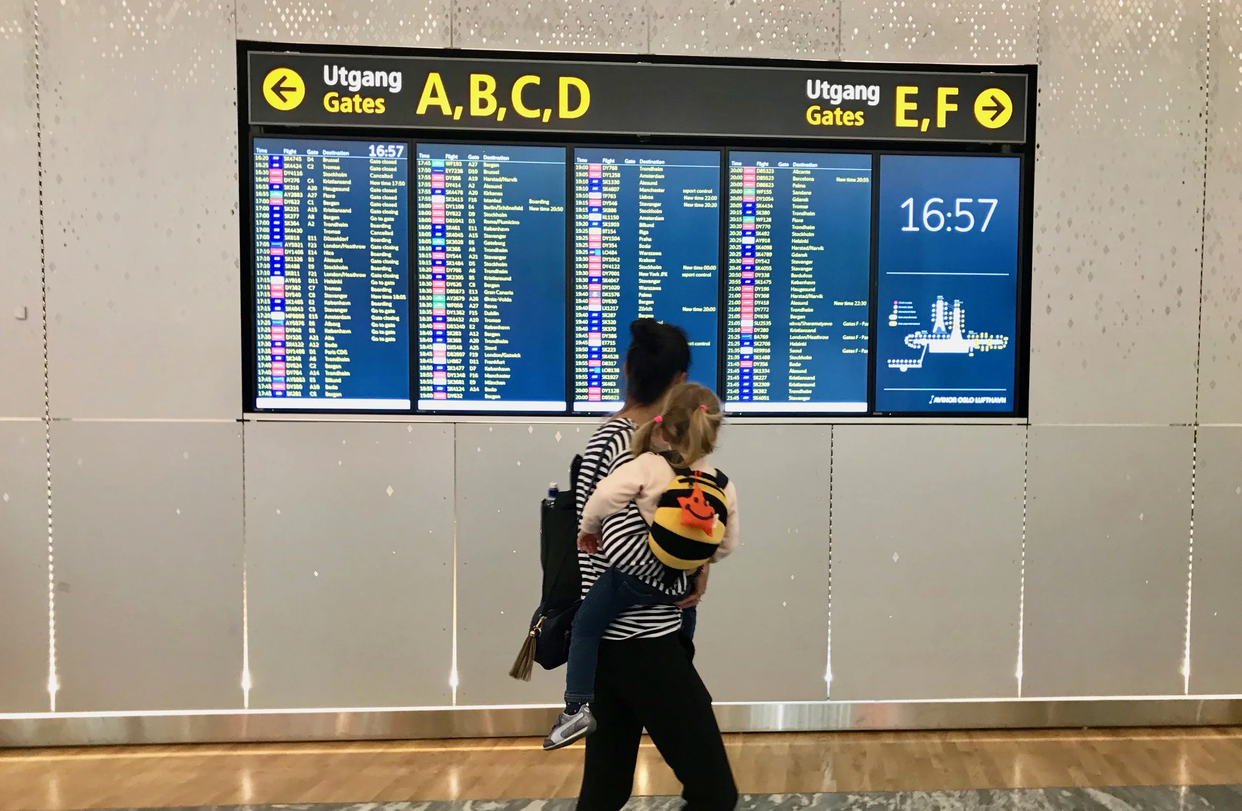Kabinpersonalets 10 beste tips for å fly med barn