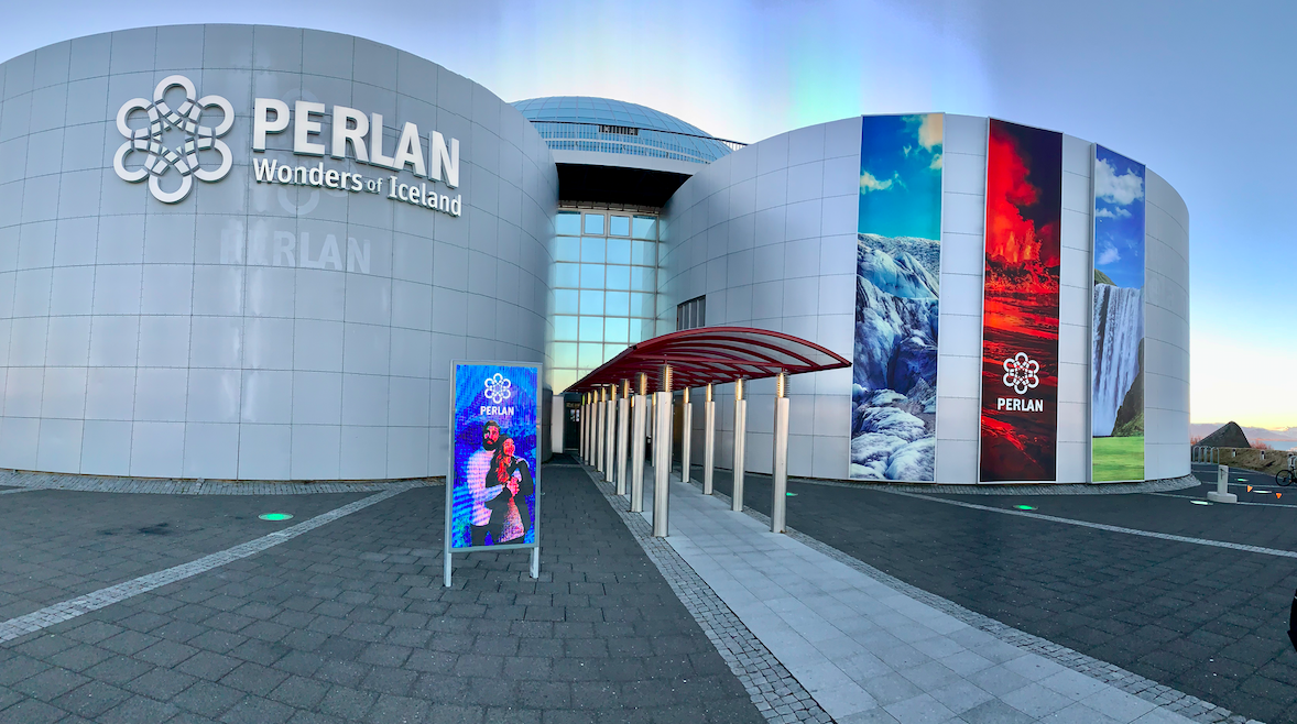 Perlan Museum er bygd i gamle vanntanker over Reykjavik sentrum. Foto: Odd Roar Lange